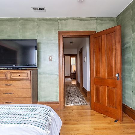 Вилла Charming Capitol Hill Craftsman Сиэтл Экстерьер фото