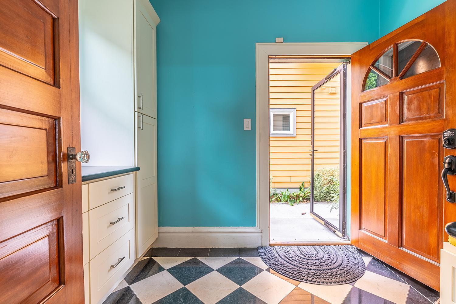 Вилла Charming Capitol Hill Craftsman Сиэтл Экстерьер фото